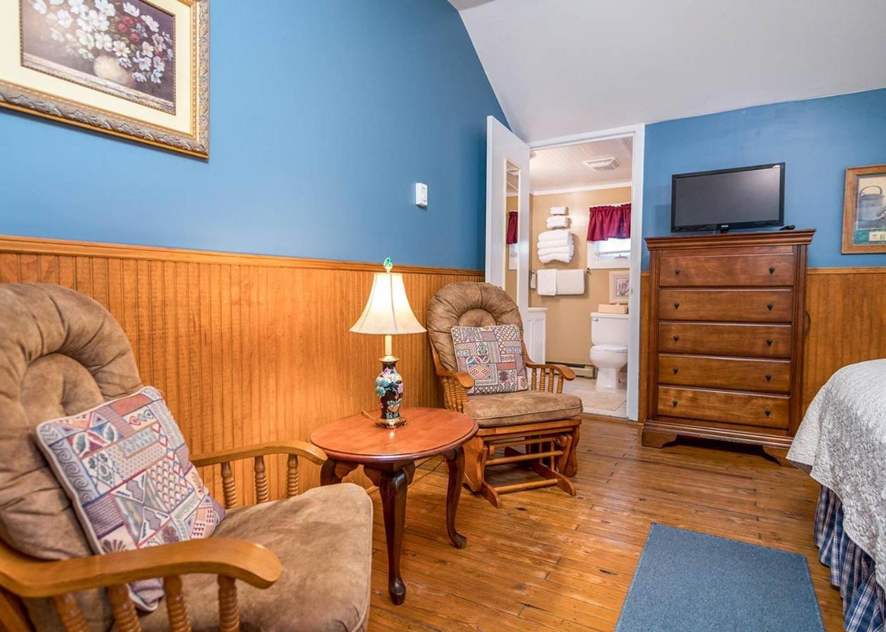 Highland Lake Inn & Resort - Флэт-Рок Экстерьер фото