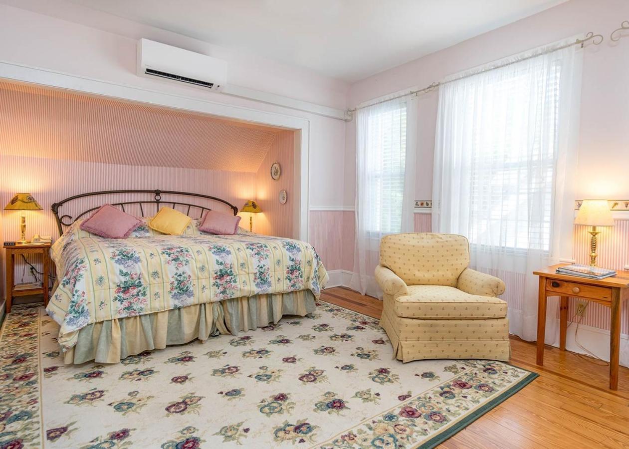 Highland Lake Inn & Resort - Флэт-Рок Экстерьер фото